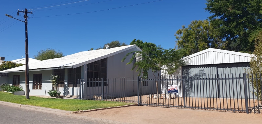 3 Bedroom Property for Sale in Keimoes Northern Cape